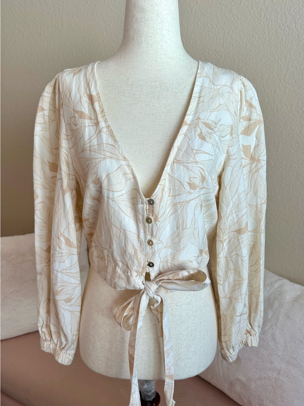 Rhythm Cropped Top Deep V-neck Tie Blouse Women S Beige Tropical Print Beach